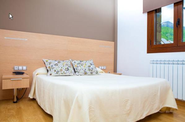 Apartahotel Castejon De Sos Luaran gambar